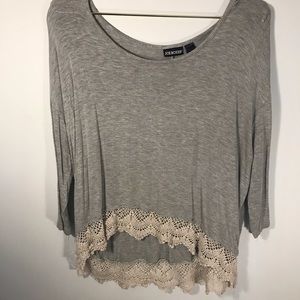 Gray t shirt with lace bottoms